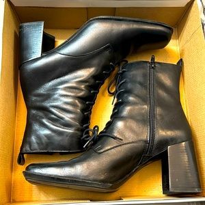 Nine West mid calf black square toe boots!